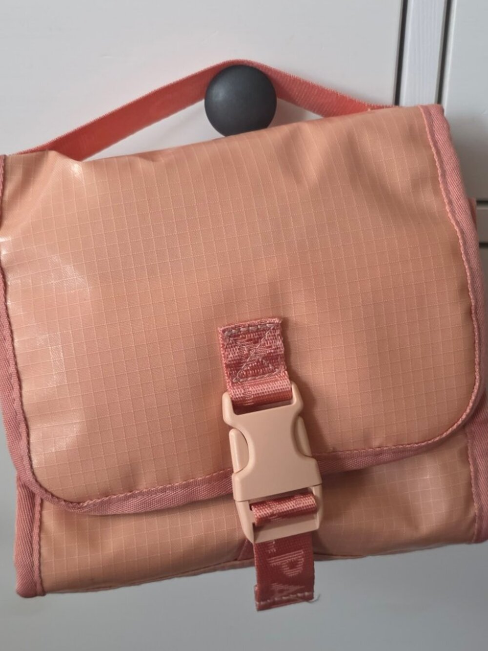 EUC Calpak Terra Hanging Toiletry Bag in color Canyon